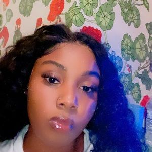 Meet your Posher, Stacia